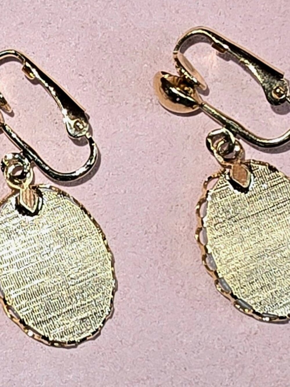 Vintage Gold Tone Iridescent Faux Opal Cabochon Pendant Necklace Clip-On Earring - Picture 6 of 9